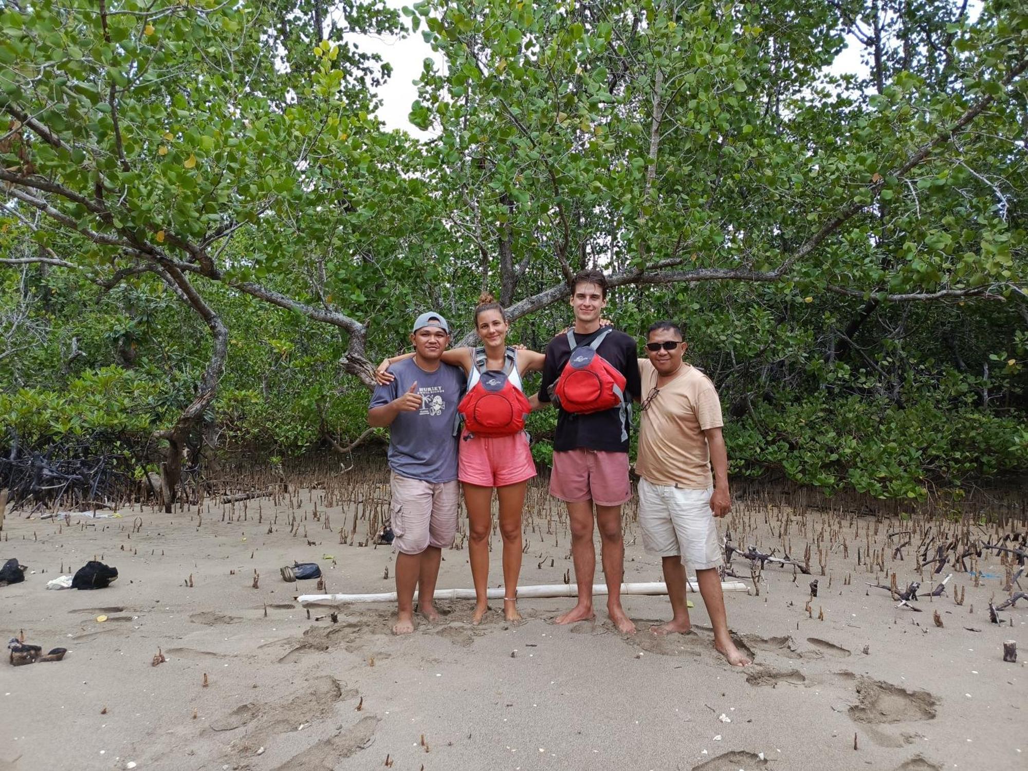 Pondok Wisata Noah Likupang Buitenkant foto